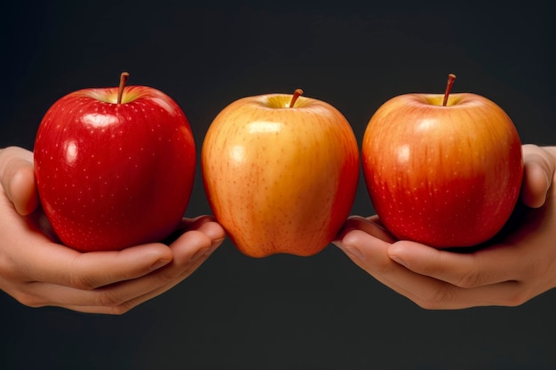 Jabłka organiczne w ręku