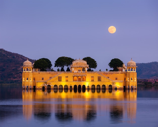 Jal Mahal (Pałac Wodny). Jaipur, Rajasthan, Indie