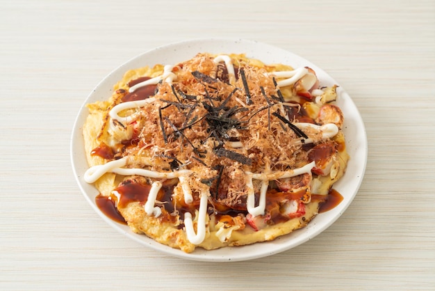Japońska tradycyjna pizza o nazwie Okonomiyaki