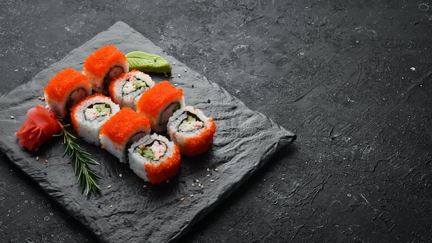 Japońskie rolki sushi z krabem Menu sushi dla restauracji