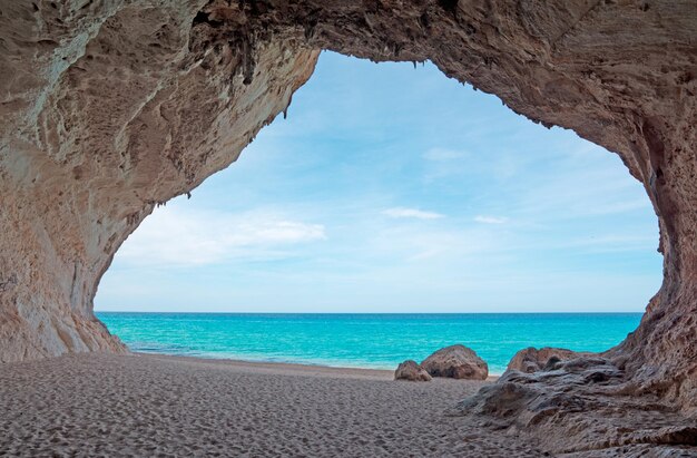 Jaskinia Cala Luna Nad Morzem