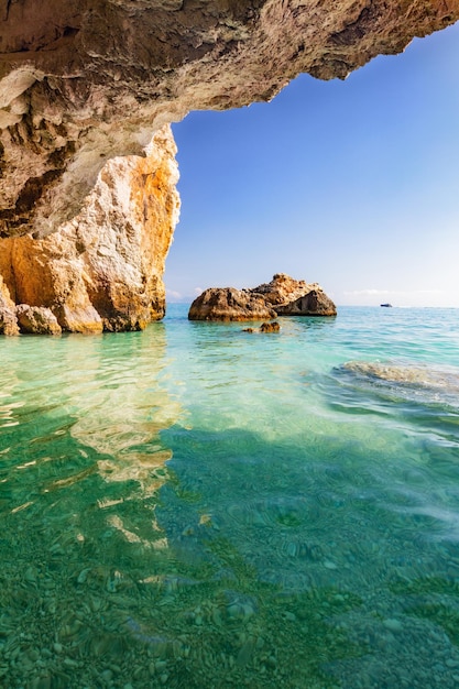 Jaskinia morska na Zakynthos Grecja Morze Jońskie Plaża Xigia
