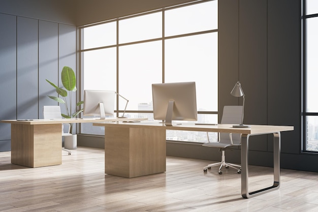 Jasne wnętrze biura coworkingowego z drewnianą podłogą, niebieskimi ścianami, meblami i panoramicznym oknem z widokiem na miasto i światłem słonecznym Renderowanie 3D