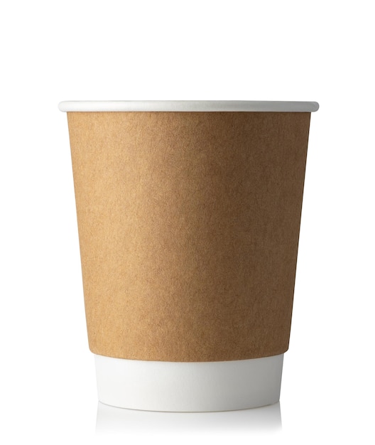 jednorazowy papierowy kubek do kawy lub herbaty izolowany na białym tle