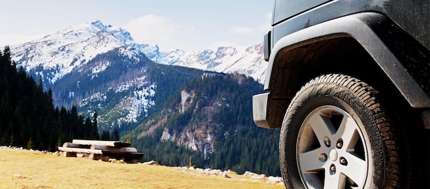 Jeep samochód terenowy terenowy szlak przygód