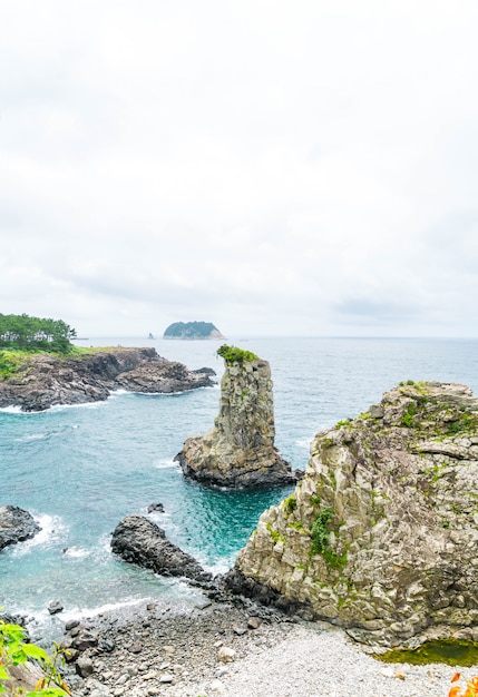 Jeju-do Oedolgae Rock (sławny naturalny punkt orientacyjny) na wyspie Jeju,