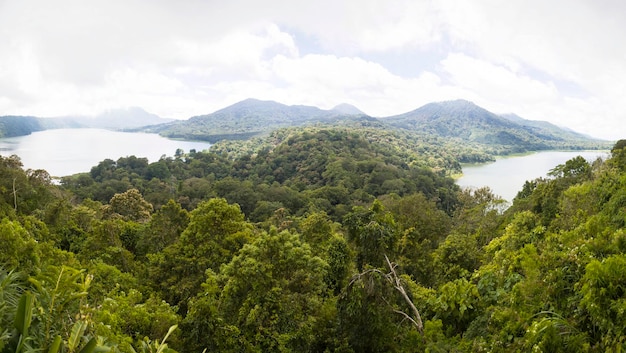 Jeziora Buyan i Tamblingan na wyspie Bali Indonezja