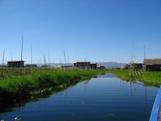 Jeziorny Inle w górach Myanmar