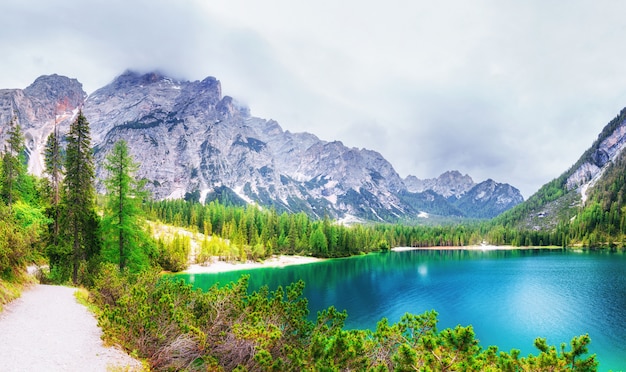 Jeziorny Strbske pleso w Wysokiej Tatras górze, Sistani