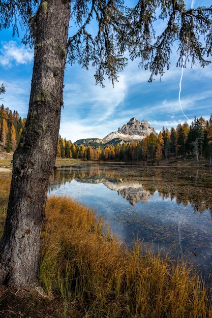 Zdjęcie jezioro antorno dolomite - włochy