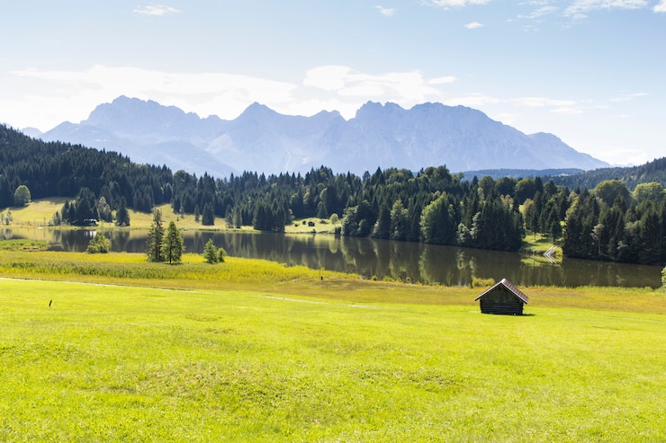 Zdjęcie jezioro geroldsee z górami karwendel