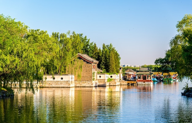 Jezioro Kunming w Pałacu Letnim w Pekinie - Chiny