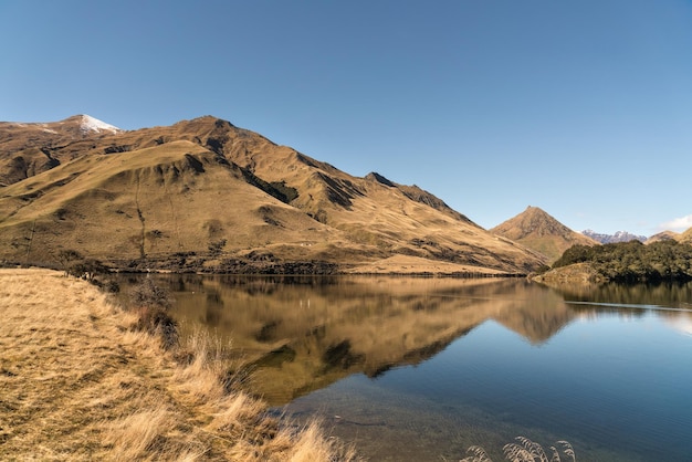 Jezioro Moke w górach w pobliżu Queenstown