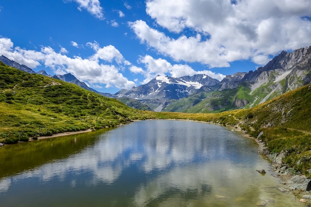 Jezioro Paznokci Lac Du Clou We Francuskich Alpach