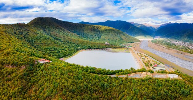Jezioro piękne w regionie Kakheti w Gruzji