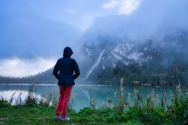 Jezioro w dolomitach, włochy.