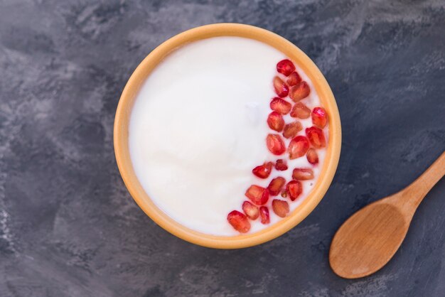 Jogurt naturalny z granadyną