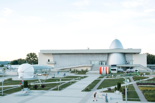 Kaługa Muzeum Kosmonautykiprzygotowanie do otwarcia II linii Kopuła Planetarium Rakieta Wostok Park Ciołkowski przed przebudową budynku 29 sierpnia 2022 Kaługa Rosja