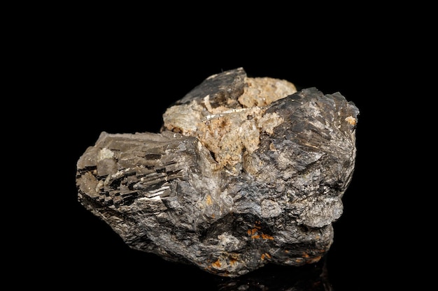 Kamień Makro Piryt Mineralny Z Fluorytem Na Czarnym Tle