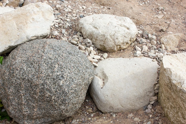 Kamienie naturalne Kamienie granitowe kamienie skaliste o jasnej barwie