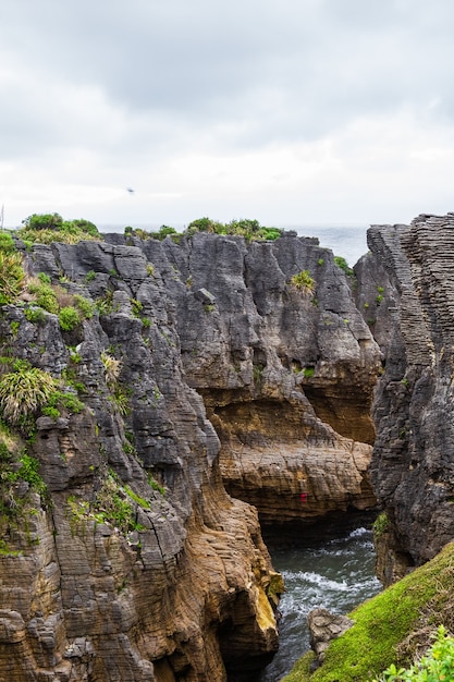 Zdjęcie kamienna grota pancake rocks park narodowy paparoa south island nowa zelandia