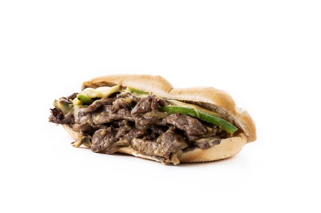 Kanapka z cheesestekiem Philly z wołową serową papryką i karmelizowaną cebulą