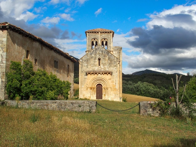 Kaplica rzymska San Pedro de Tejada XII wieku Puente Arenas Burgos Hiszpania