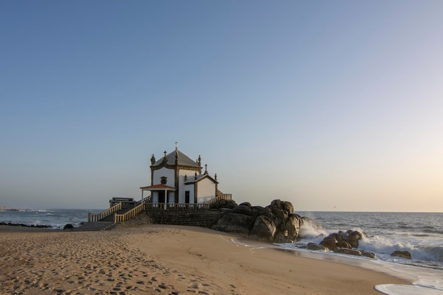 Kaplica Senhor da Pedra na plaży Miramar Vila Nova de Gaia Portugalia