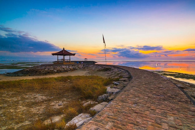 Karang Beach Sanur Bali Indonezja z piękną scenerią