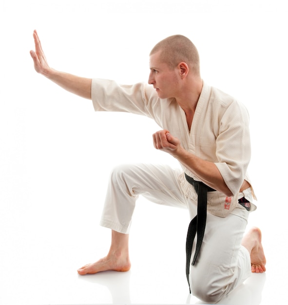 Karate. Mężczyzna w kimonie