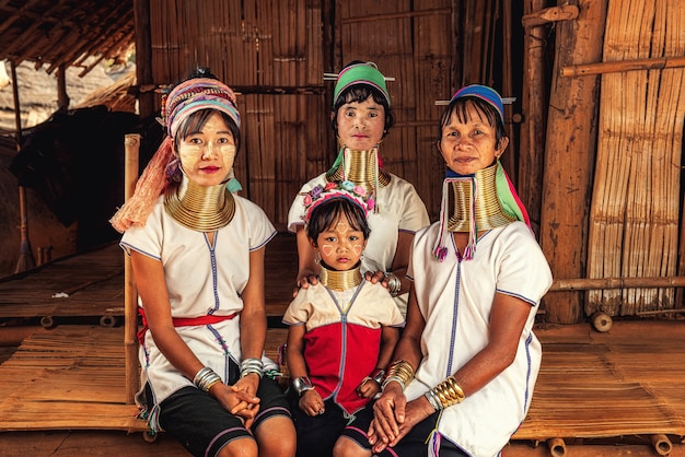Zdjęcie karen long neck villages, prowincja chiang rai, północna tajlandia.