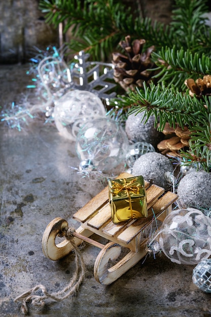 Kartka świąteczna ozdoba z zabawkami i drzewa
