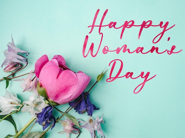 Kartka z życzeniami Happy Womens Day z napisem gratulacyjnym