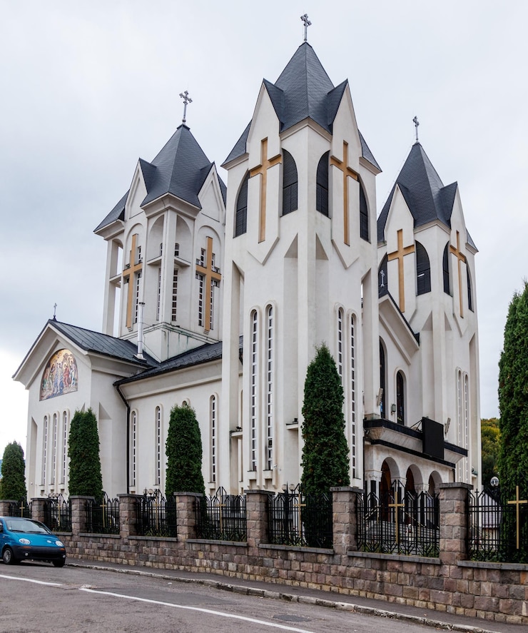 Zdjęcie katedra przeciwko niebu