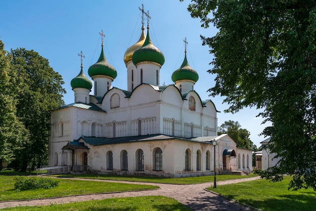 Katedra Przemienienia Pańskiego w klasztorze Spaso Evfimiev w letni dzień region Suzdal Vladimir Rosja