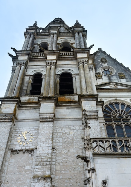 Katedra św. Ludwika z Blois we Francji. Fasada i dzwonnica zostały zbudowane w 1544 roku.