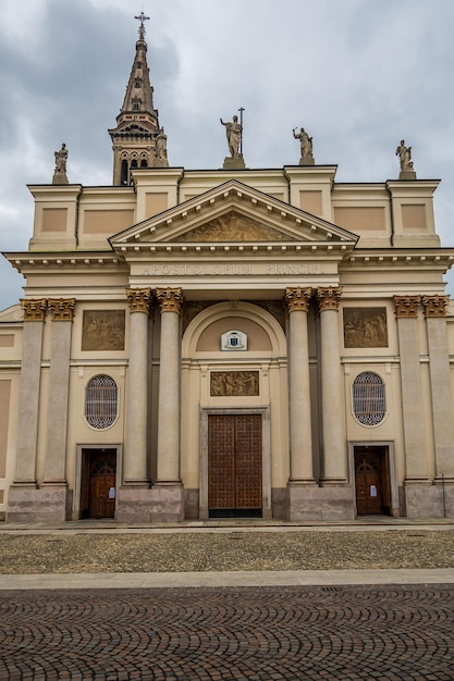 Katedra w Alessandrii jest katedrą rzymskokatolicką w Alessandrii w Piemoncie we Włoszech, poświęconą świętym Piotrowi i Markowi