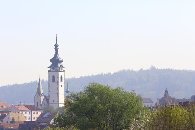 Katolicki krajobraz katedralny Praga / widok kościoła w Czechach, miejski krajobraz turystyczny w Pradze