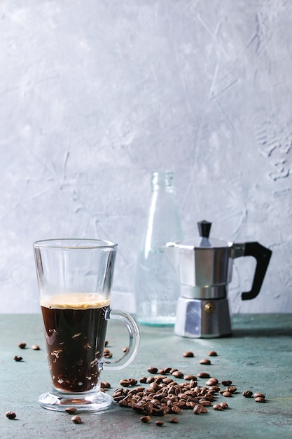 Kawa espresso z wodą gazowaną