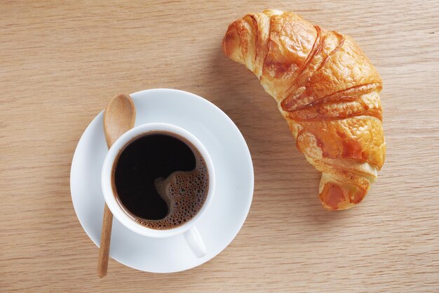 Kawa i Croissant