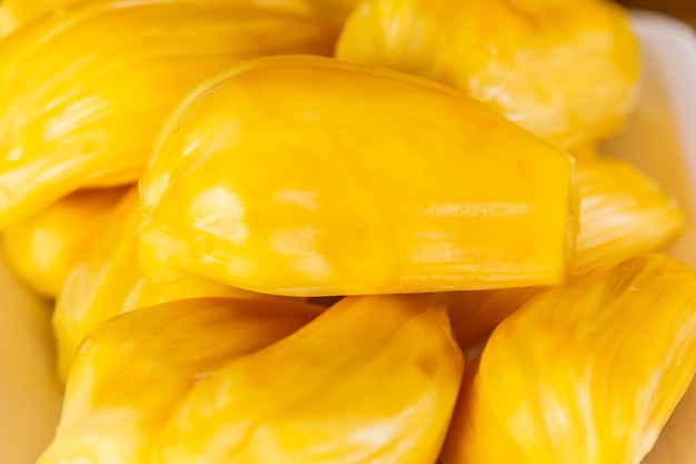 Kawałek żółte jackfruit mięsne piłki Zbliżenie strzał. (jackfruit)