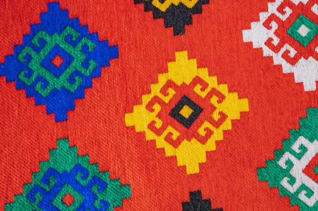 Kazachstański wzór etniczny i ludowy na tkaninie