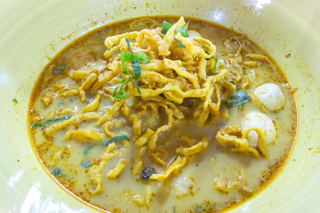 Khao Soi Tradycyjne Tajskie Jedzenie