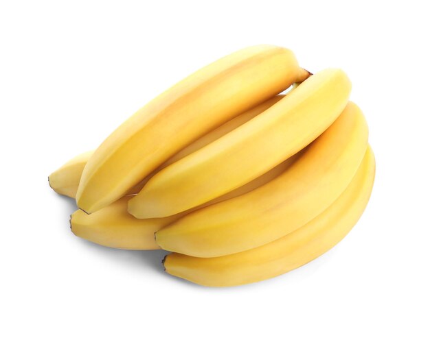 Kilka dojrzałych bananów na białym tle