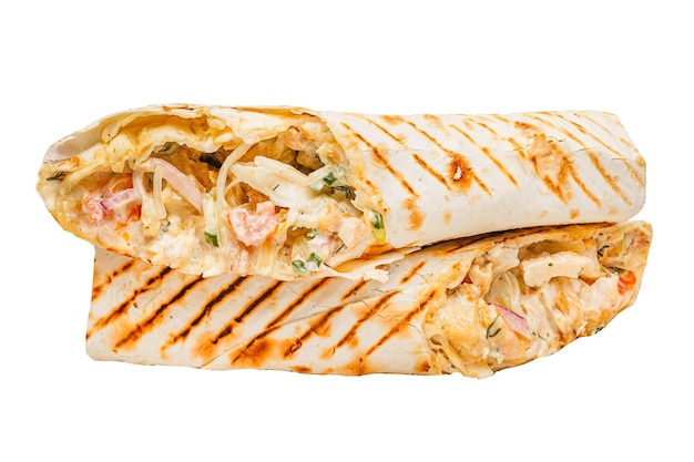 klasyczna shawarma w chlebie pita, pokrojona na kawałki, na białym, izolowanym tle, z góry iz boku