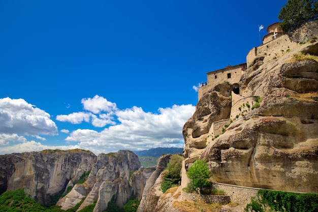 Klasztor na szczycie skały w Meteory w Grecji