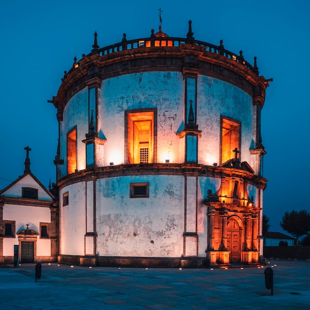 Klasztor Serra do Pilar w Vila Nova de Gaia nocą