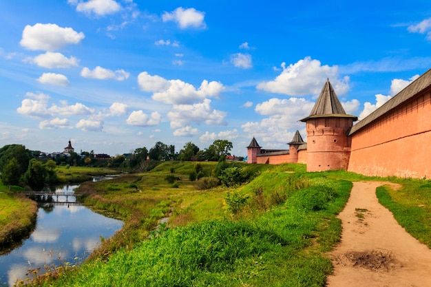 Klasztor św. Eutymiusza mur w Suzdal Rosja