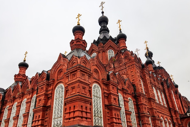 Klasztor Szamordino Klasztor św. Ambrożego i Matki Bożej Kazańskiej jest stauropegialnym klasztorem prawosławnym we wsi Szamordino Obwód Kaługa Rosja