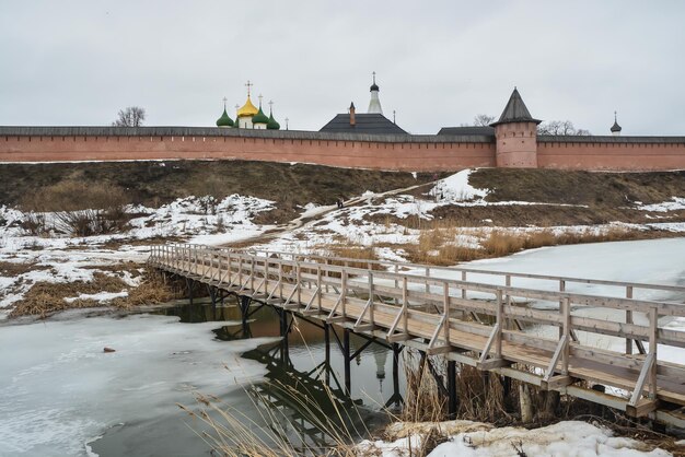 Klasztory i świątynie rosyjskiego miasta Suzdal